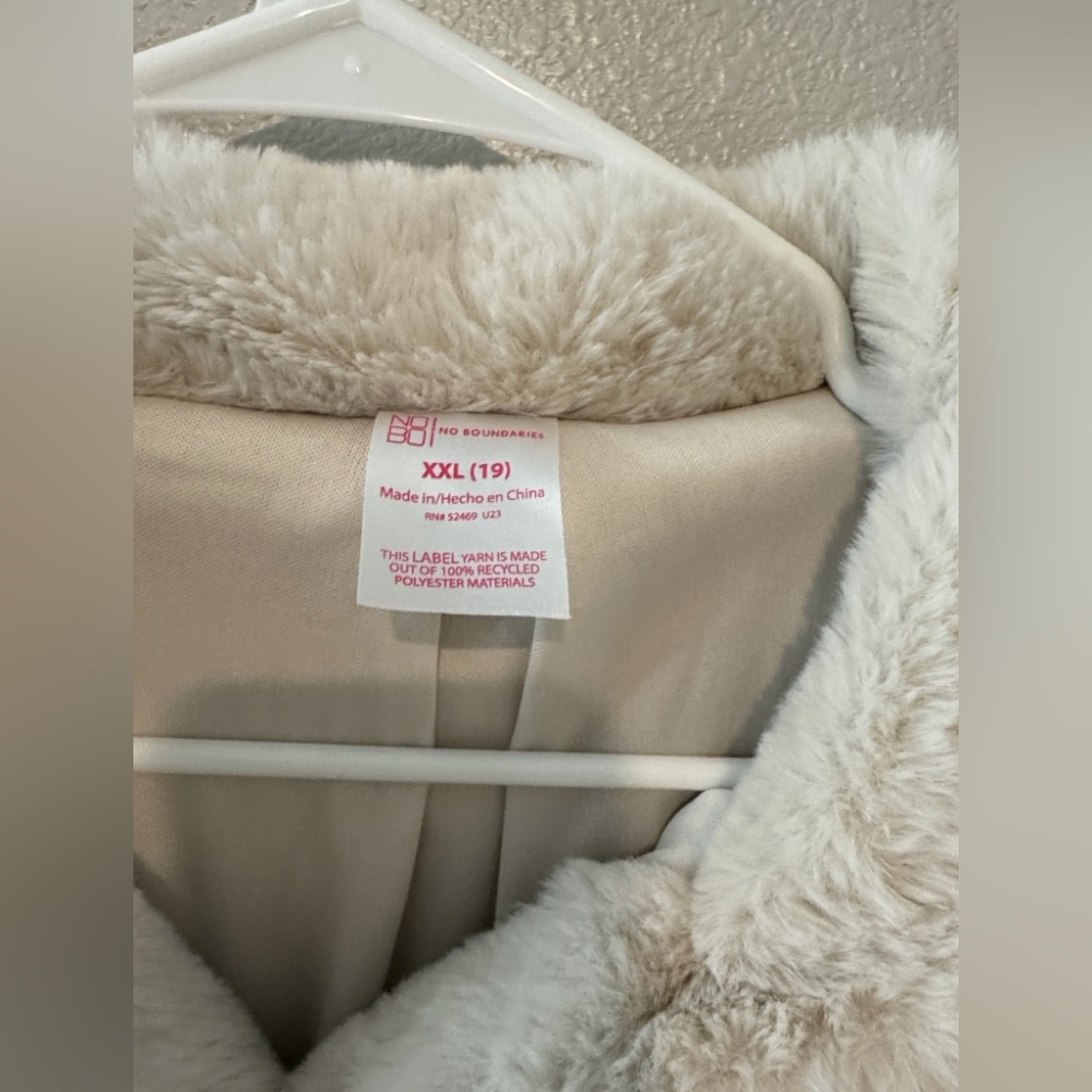 🤍 No Boundaries Faux Fur Bomber Jacket – Size XXL (19) - Picture 7 of 7